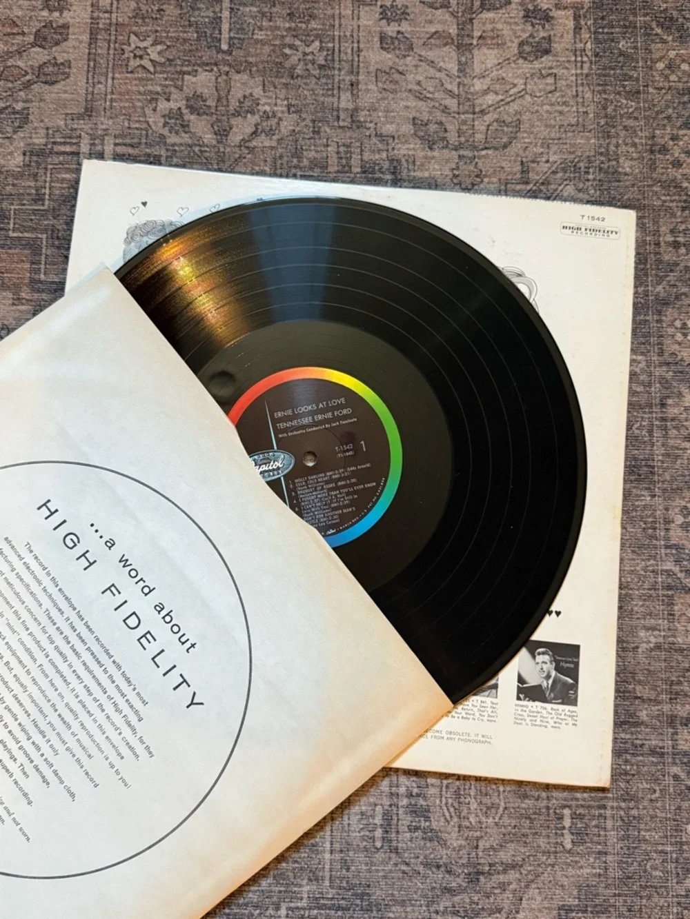 Tennessee Ernie Ford Vinyl Record - Ernie Looks at Love, Mint‎